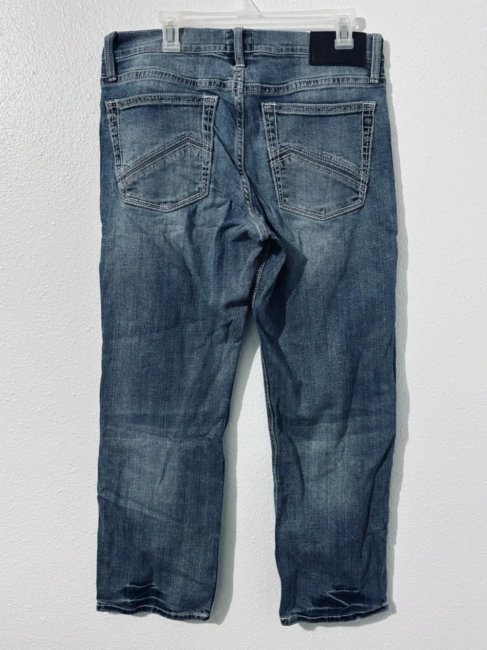 Rock & Republic Mens 33X30 Relaxed Straight Leg Denim Jeans Distressed Stretch